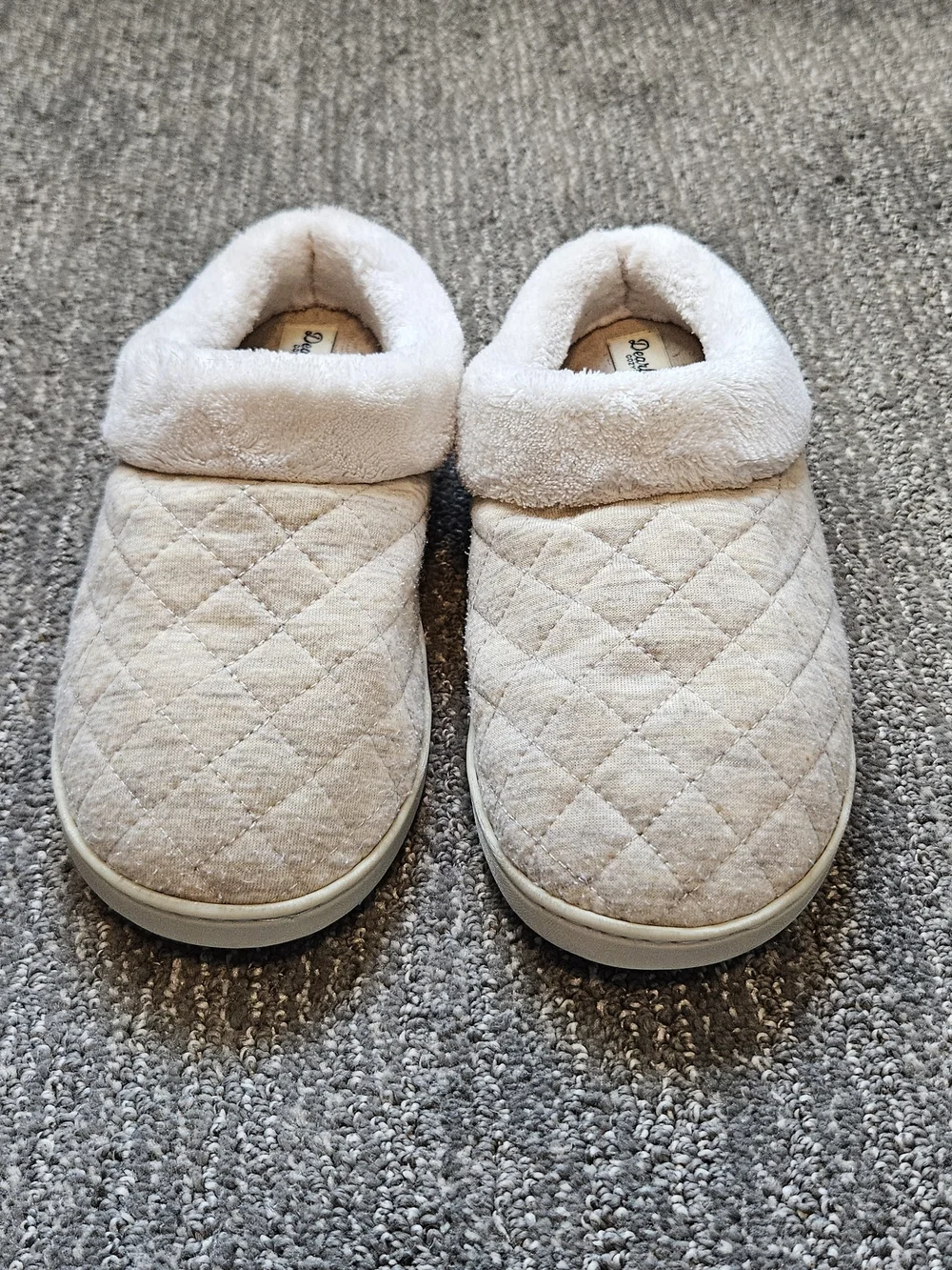 dearfoams Cream Quilted Slip-On Slippers with Plush Collar